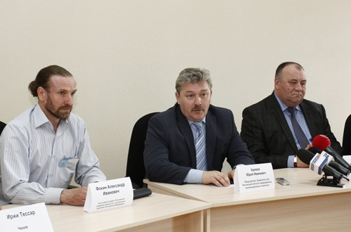 Организационный комитет по подготовке к Пятому симпозиуму по художественному стеклу возглавил Юрий Кривов.