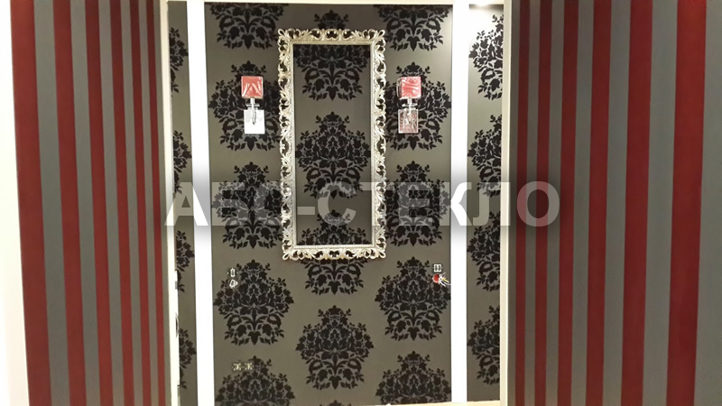 Декоративная багетная рама в интерьере.