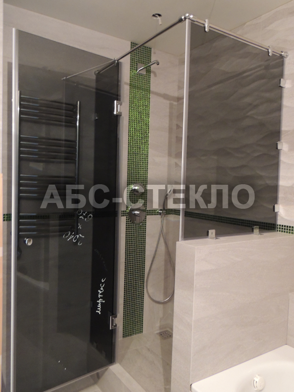 Душевая на Сиреневом бульваре.