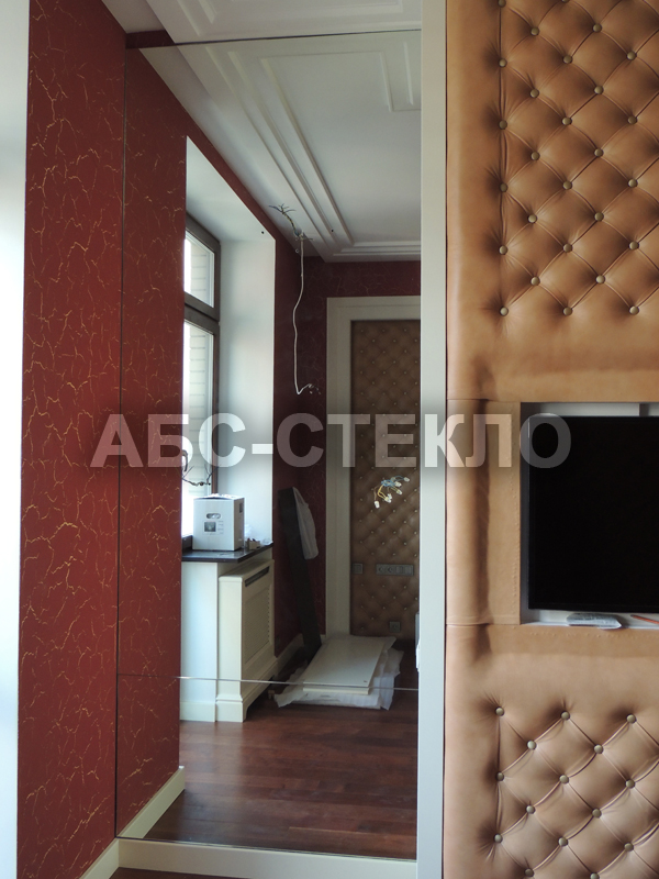 Зеркало в комнату.