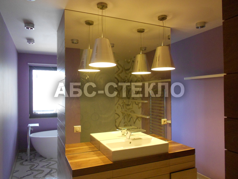 Зеркало в санузле.