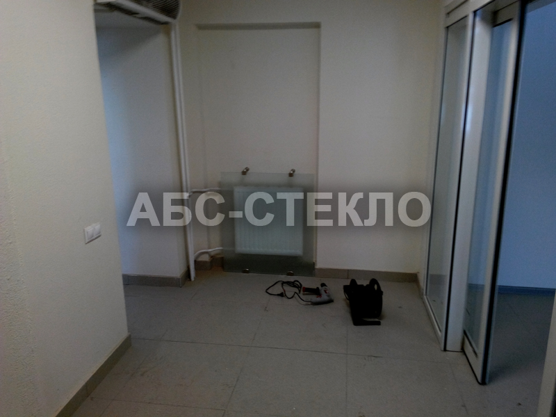 Экран для радиатора из сатината.