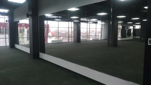 Зеркала в спортзале Новокосино