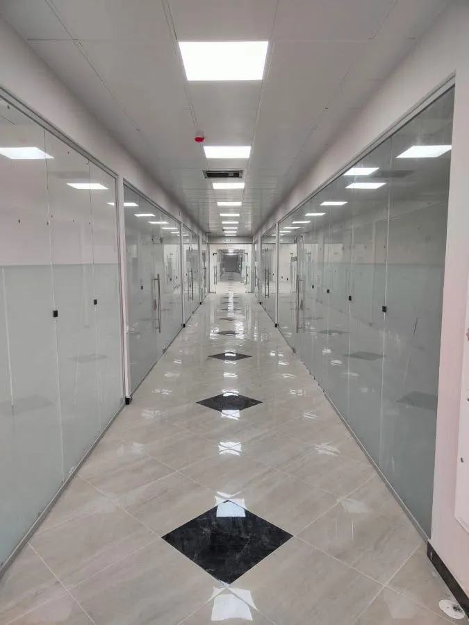 Обустройство офисных перегородок в Сколково