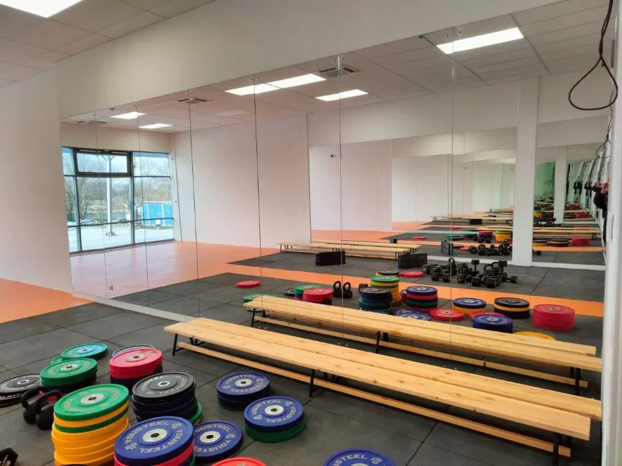 Зеркала для фитнес зала