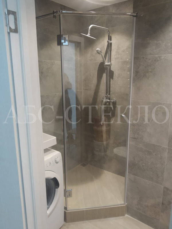 Стеклянные душевые