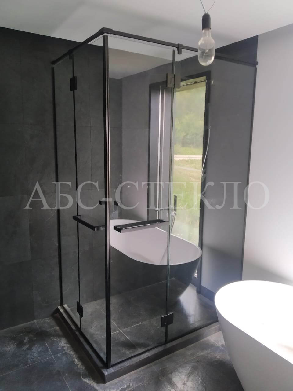 Душевая из стекла в стиле лофт