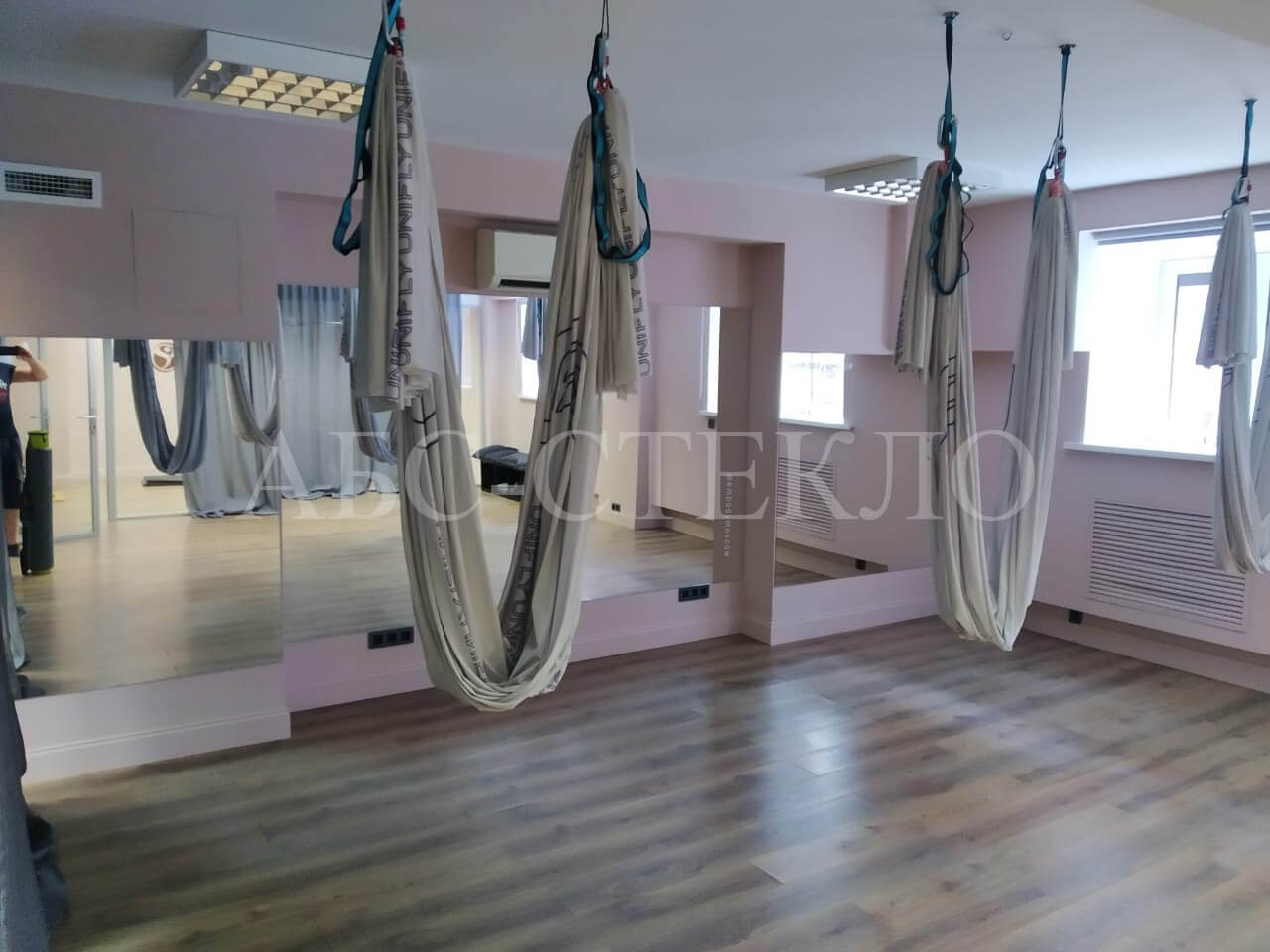 Зеркало для зала