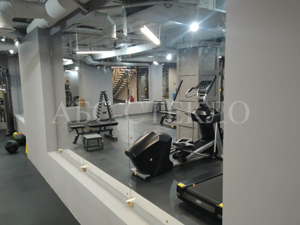 Зеркало в тренажерном зале