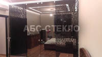 Наши работы: двери, душевые,зеркала.